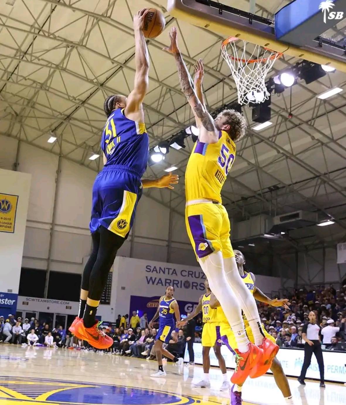 u8官方在线包含清晨体能课后；广厦男篮官宣签约备战NBA常规赛；球迷炸锅；临场指挥获称赞的词条