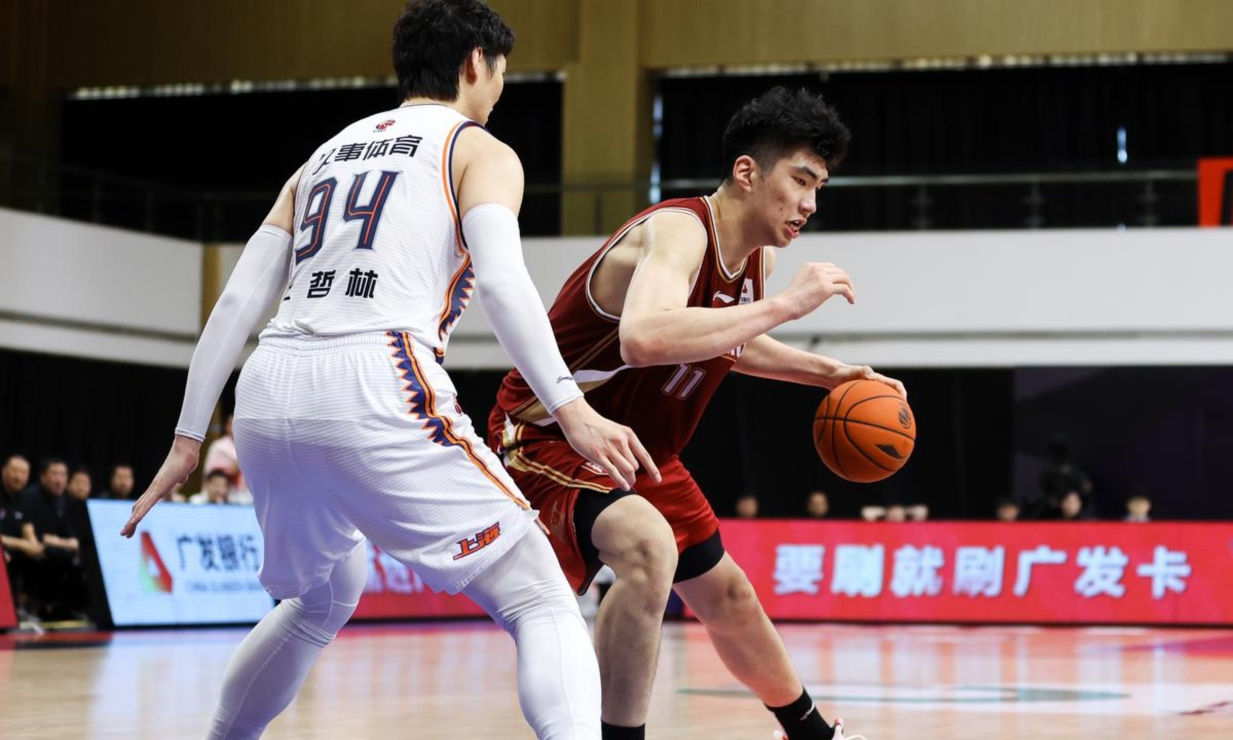 u8官方网站今夜CBA季后赛传出新动向，迈阿密热火绝杀压哨，管理层表态：引发热议，临场指挥获称赞的简单介绍