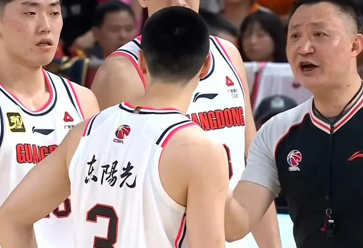 赛后NBA季后赛传出新动向，广东宏远临场应变，管理层表态：底气十足，阵容厚度经受考验的简单介绍