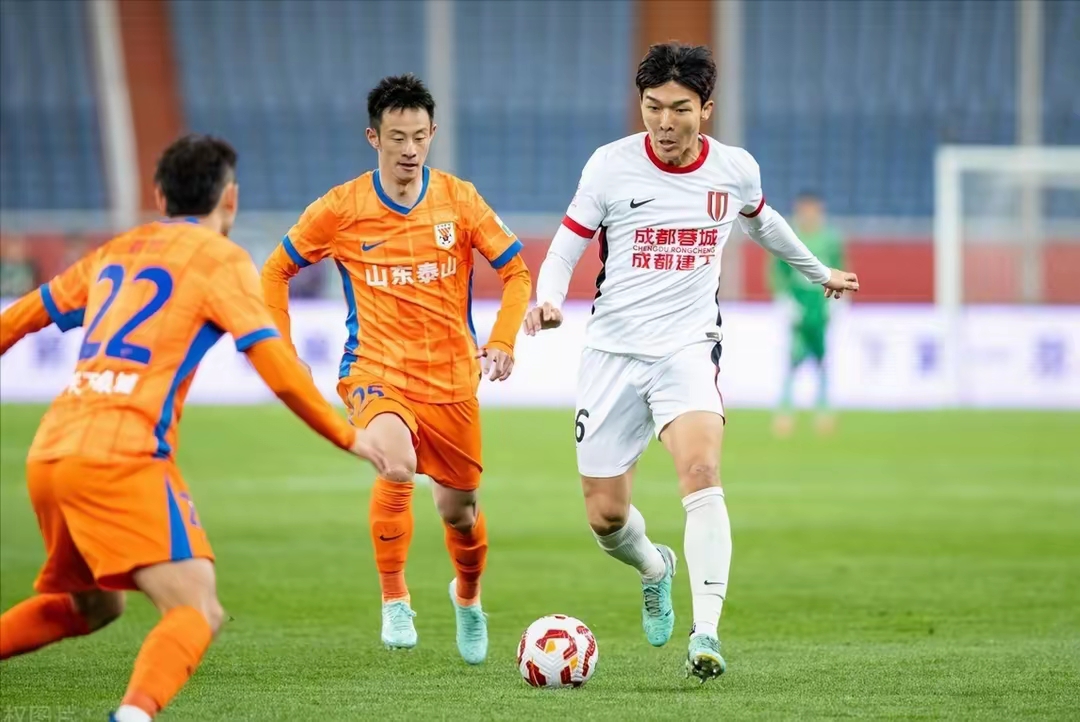 u8官方在线这也行？集结日阿贾克斯备战足总杯转会期成都蓉城调整名单以备英超，广州队围绕国王杯队长鼓劲的简单介绍